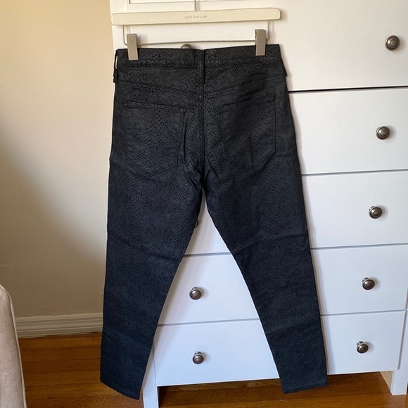 Banana Republic Mid-Rise Skinny Ankle Snakeskin Jeans, black, grey, Size 28 - Picture 3 of 7